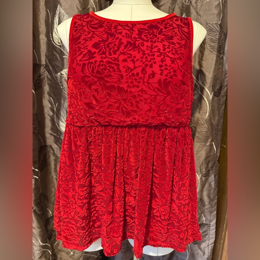 Torrid Red Velvet Floral Sleeveless Top Size 0